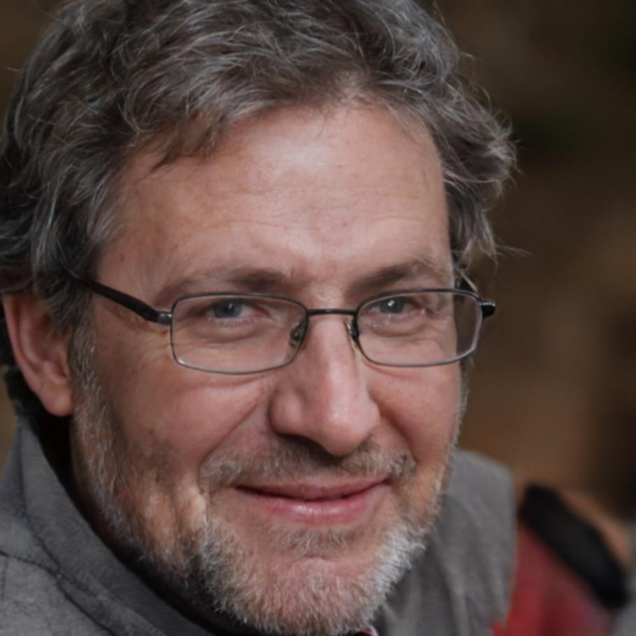 Instructor financiero Tomás Villalobos