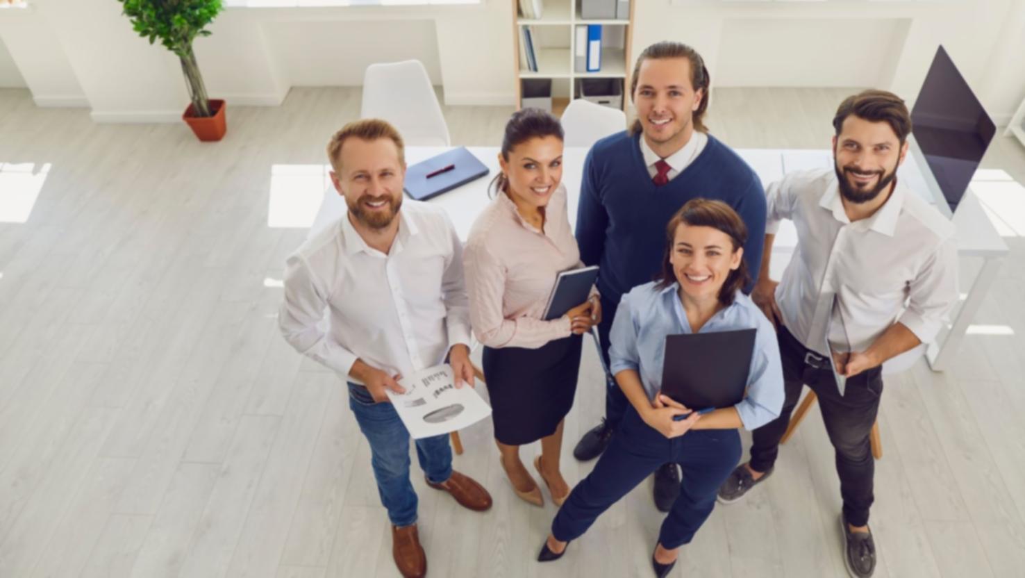 Proyecto destacado de planificación financiera con gráficos de presupuesto y metas